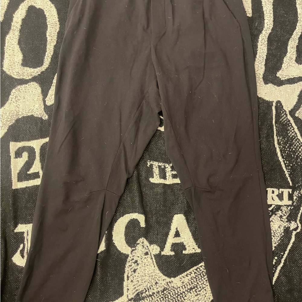 Lululemon joggers/sweats